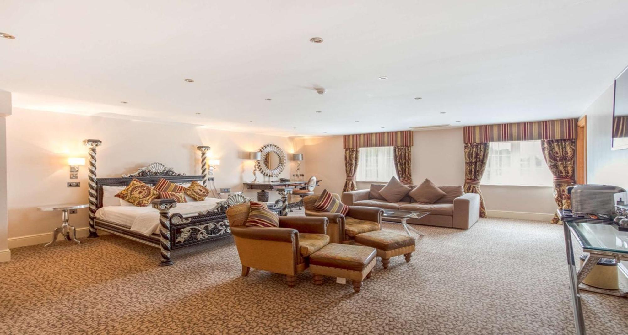 Western Premier Mount Pleasant Hotel 4*