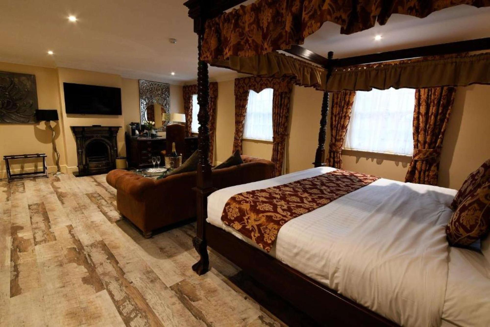Hotel Western Premier Mount Pleasant 4*